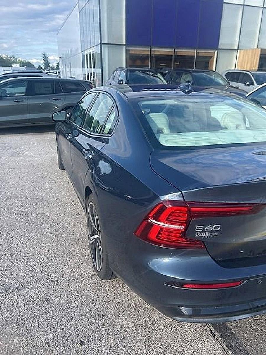 2023 Volvo S60 B5 AWD Plus Dark Theme