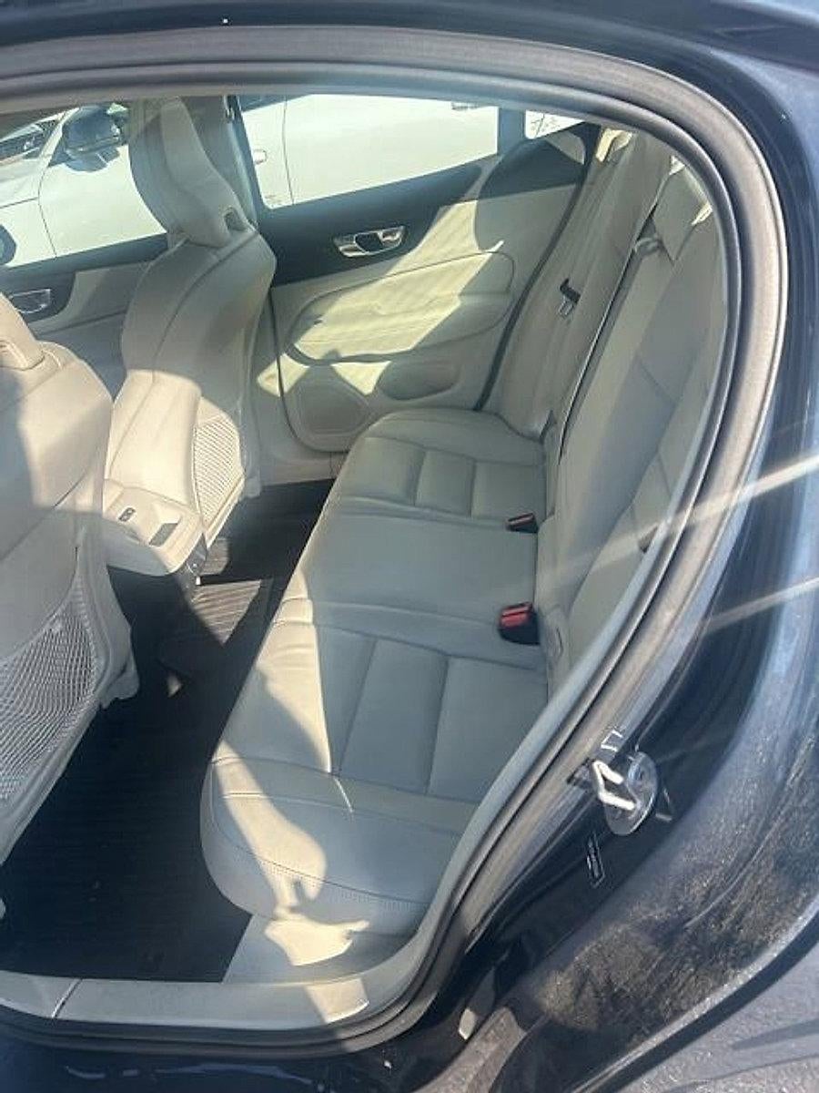 2023 Volvo S60 B5 AWD Plus Dark Theme