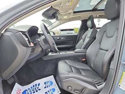 2022 Volvo S60 B5 AWD Momentum