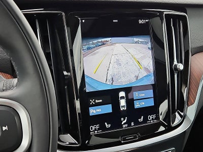 2022 Volvo S60 B5 AWD Momentum