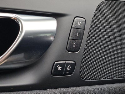 2022 Volvo S60 B5 AWD Momentum