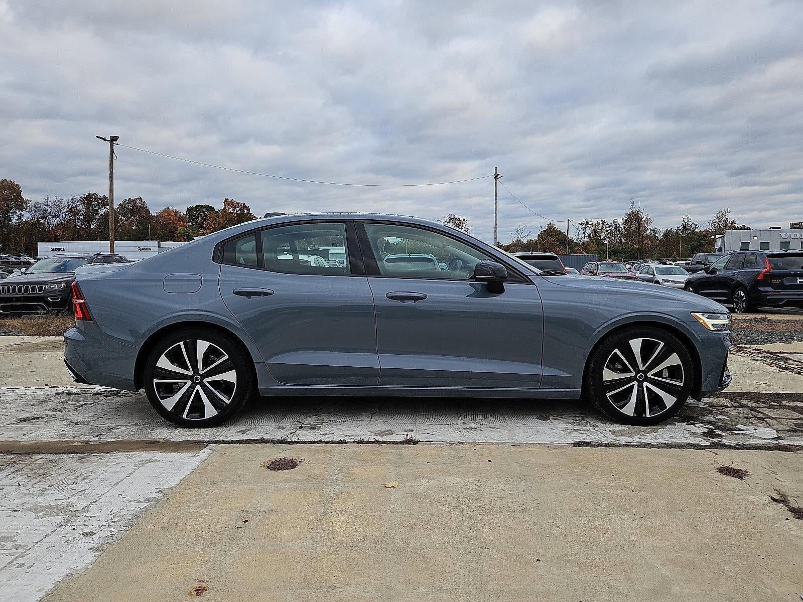 2022 Volvo S60 B5 AWD Momentum