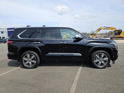 2024 Toyota Sequoia SR5 4WD (SE)