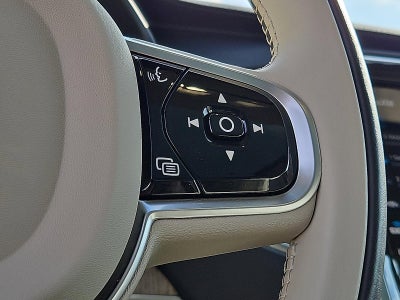 2023 Volvo XC90 B6 AWD Ultimate 6P