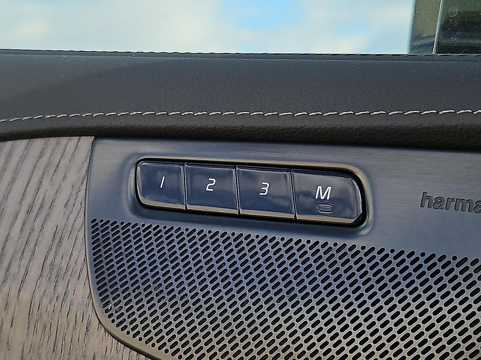 2023 Volvo XC90 B6 AWD Ultimate 6P