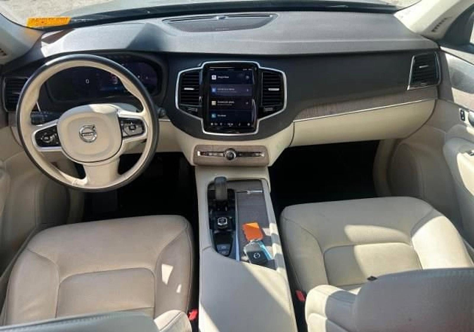 2023 Volvo XC90 B6 AWD Plus 6P