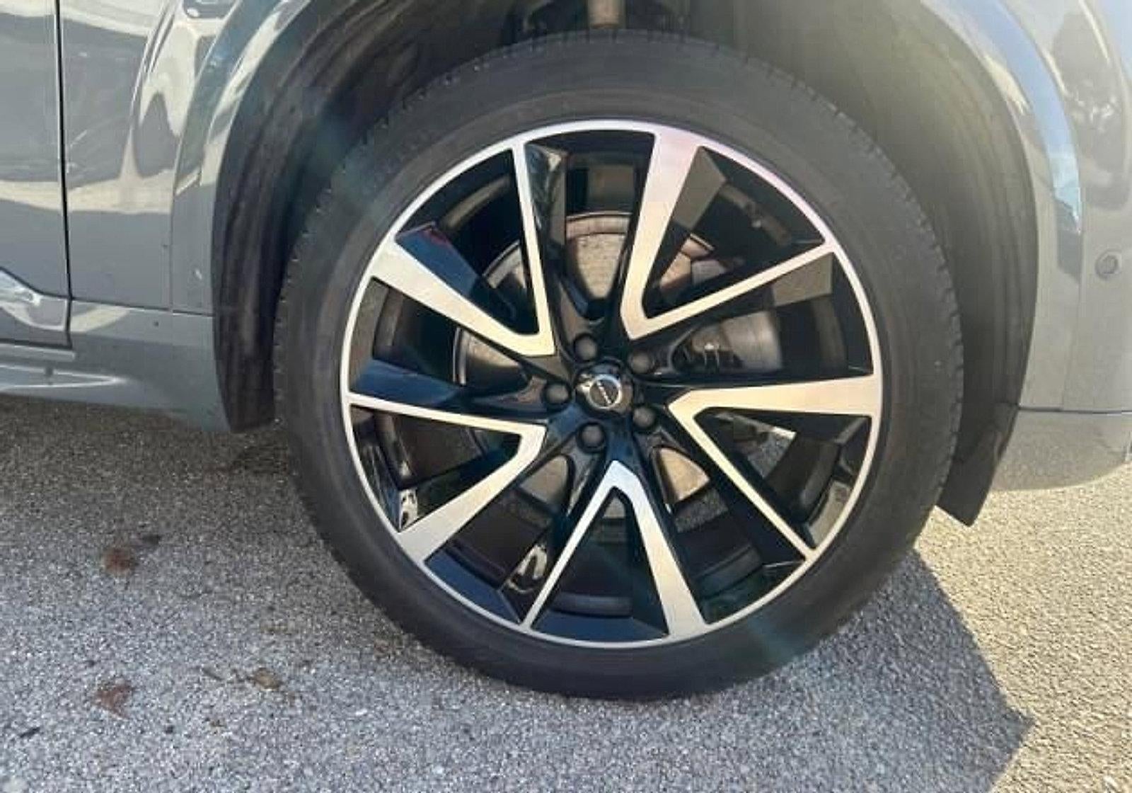 2023 Volvo XC90 B6 AWD Plus 6P