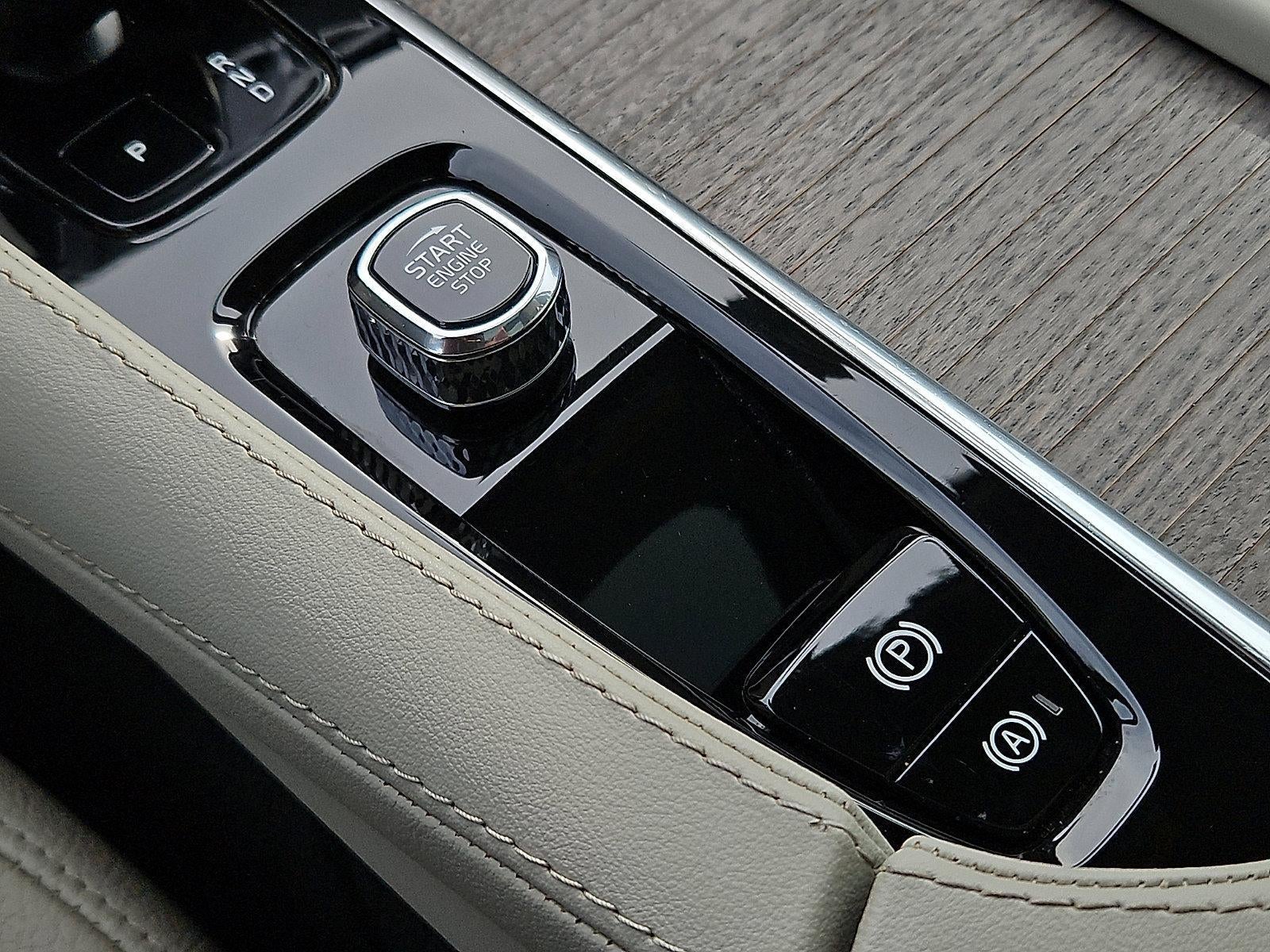 2023 Volvo XC90 B6 AWD Plus 6P