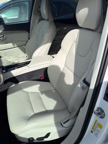 2024 Volvo XC90 B6 AWD Plus Bright Theme 6P