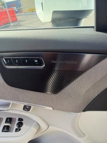 2024 Volvo XC90 B6 AWD Plus Bright Theme 6P