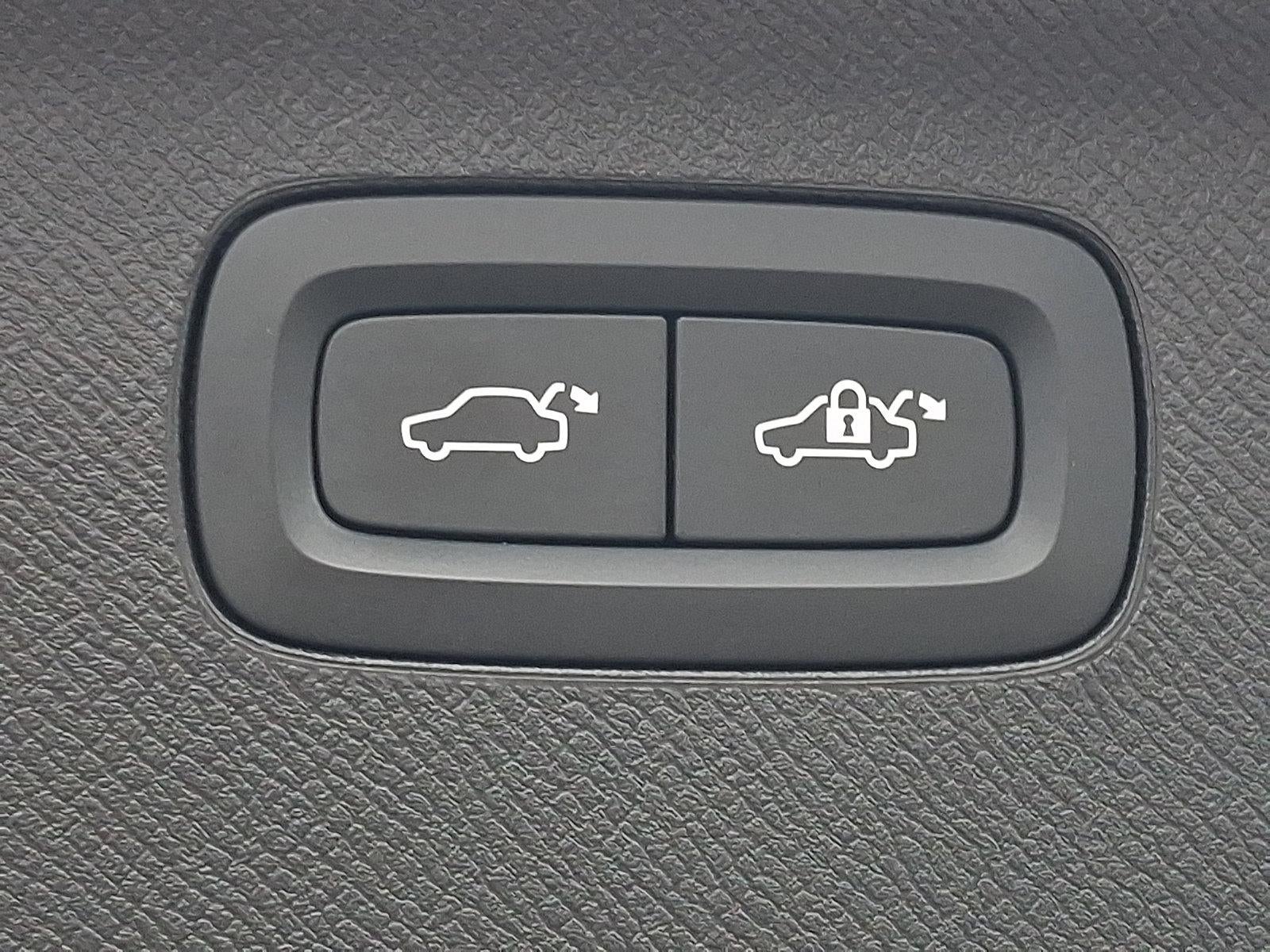2024 Volvo XC90 B6 AWD Ultimate Bright Theme 6P