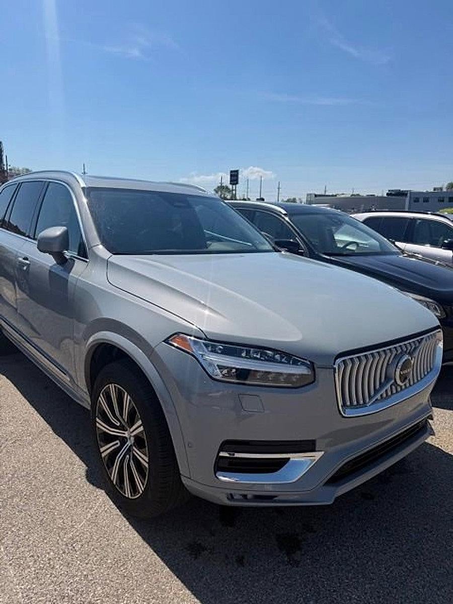 2025 Volvo XC90 B6 AWD Plus 7-Seater