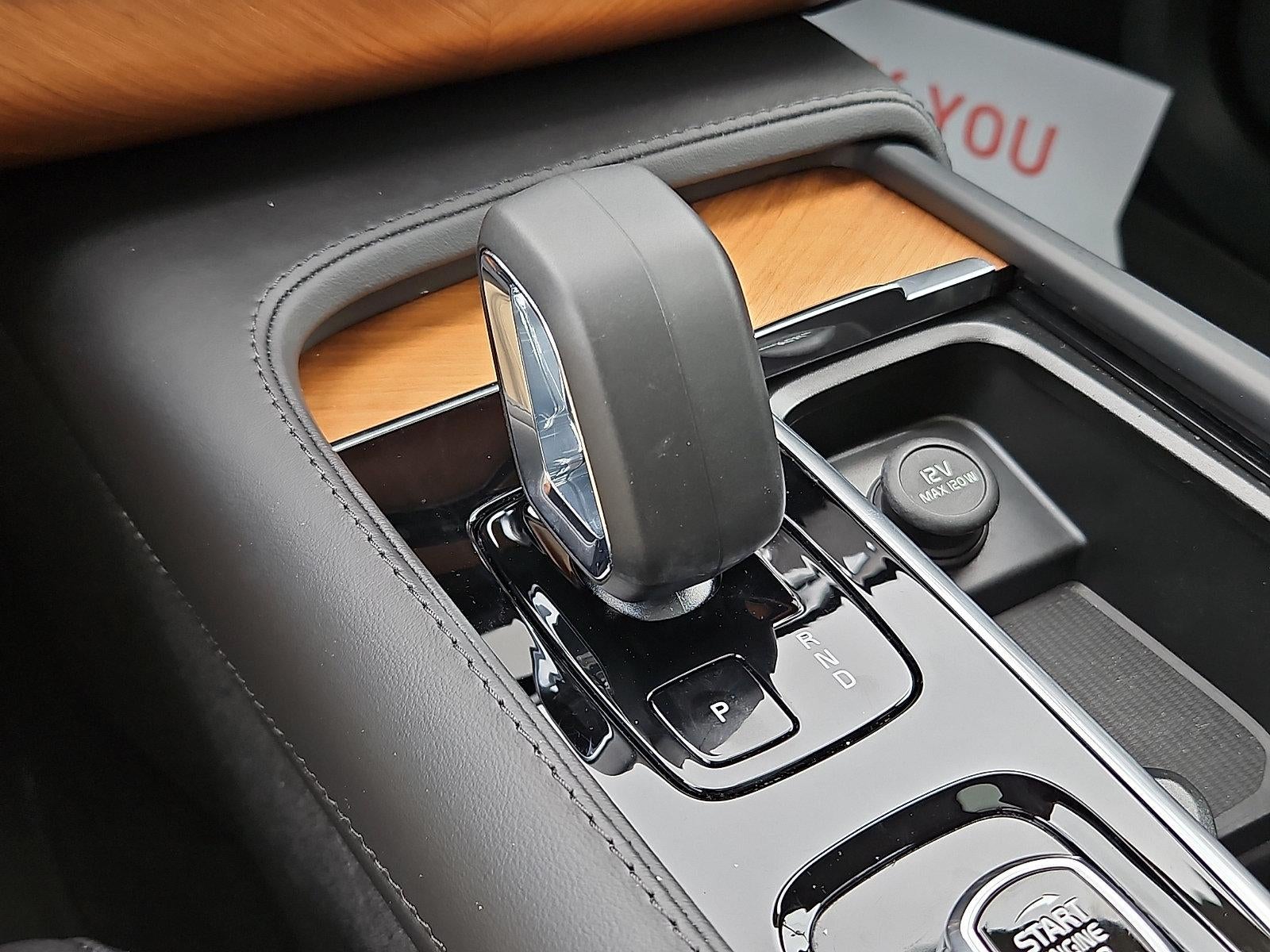 2024 Volvo XC90 B6 AWD Plus Bright Theme 7P