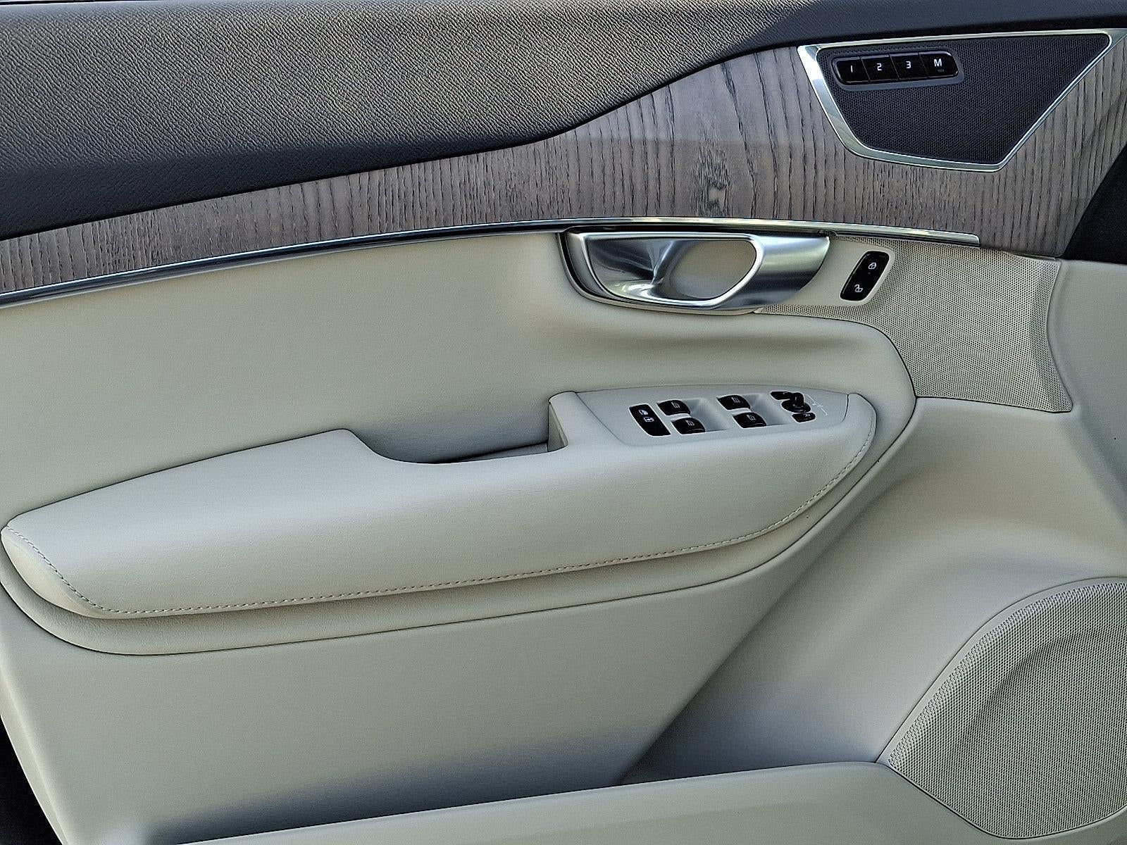 2024 Volvo XC90 B6 AWD Plus Bright Theme 7P