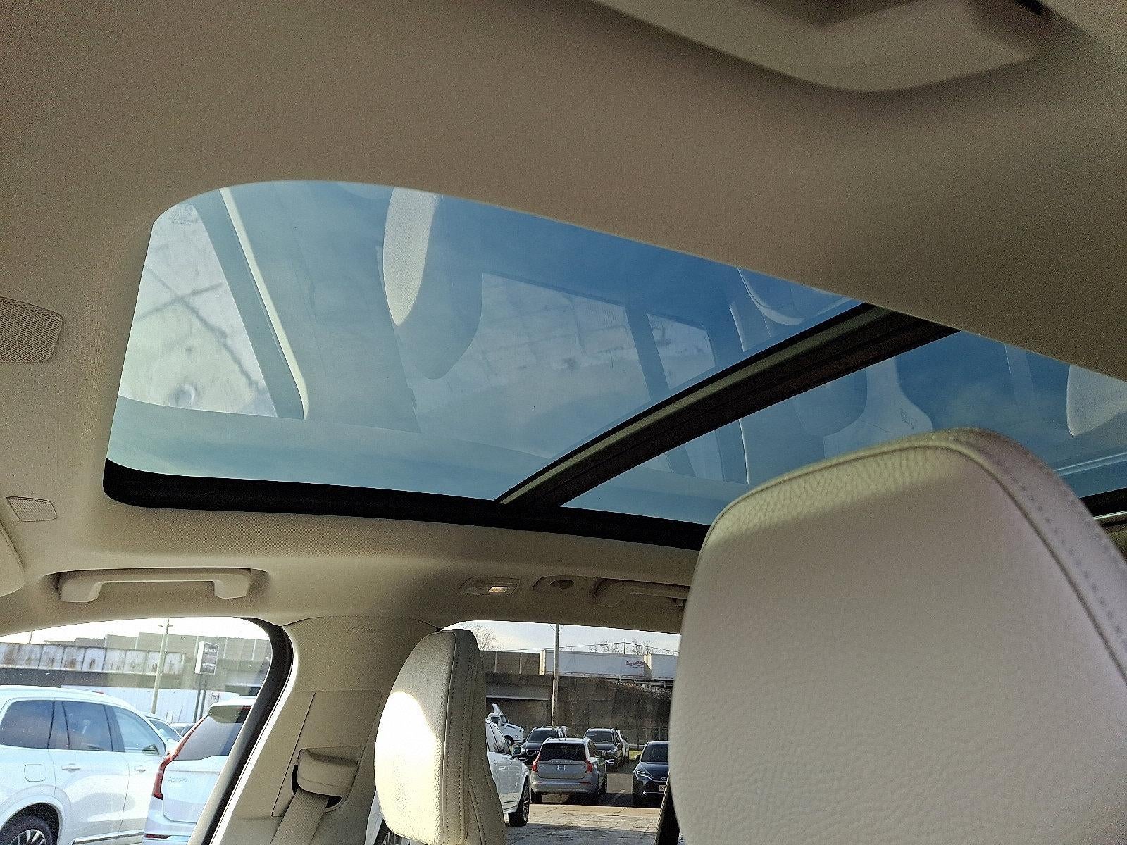 2024 Volvo XC90 B6 AWD Plus Bright Theme 7P