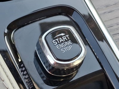 2024 Volvo XC90 B6 AWD Plus Bright Theme 7P