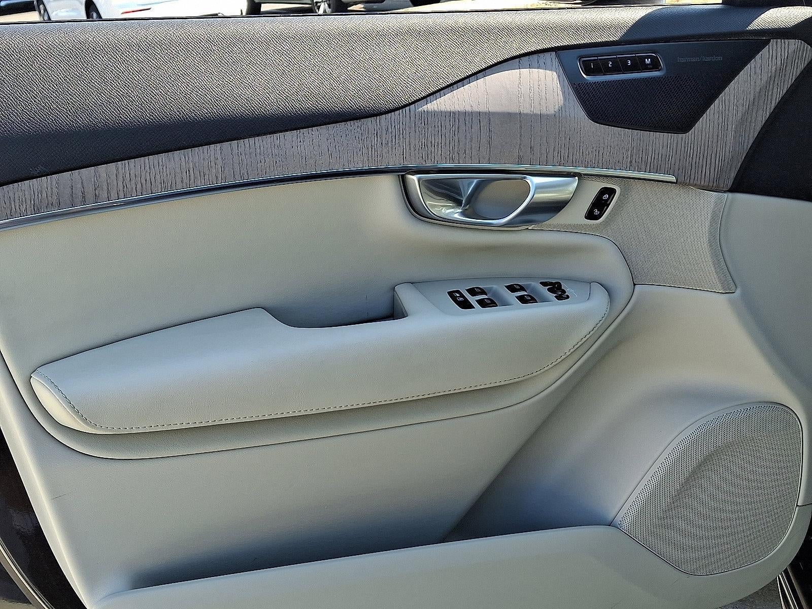 2024 Volvo XC90 B6 AWD Plus Bright Theme 7P