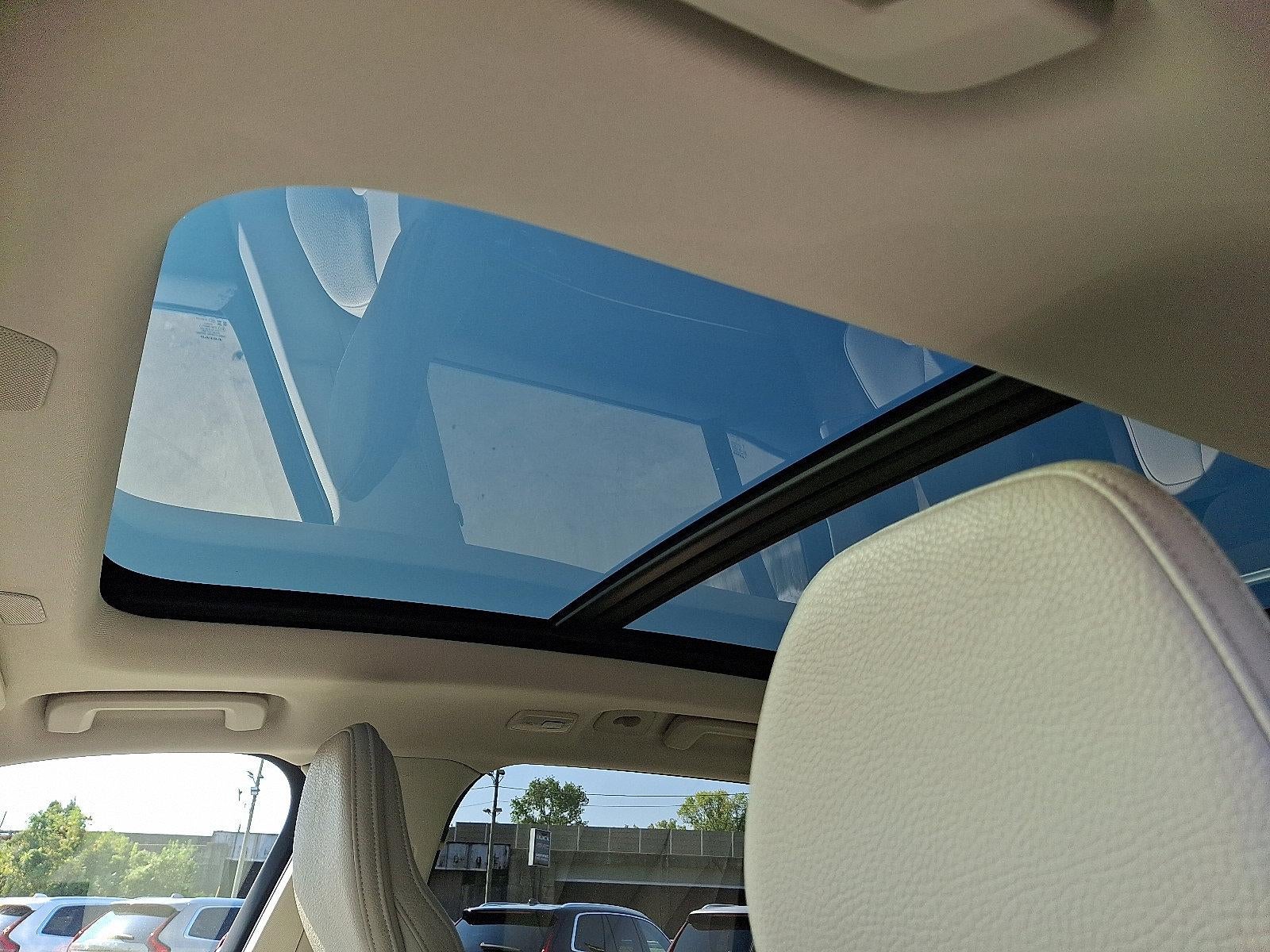 2024 Volvo XC90 B6 AWD Plus Bright Theme 7P