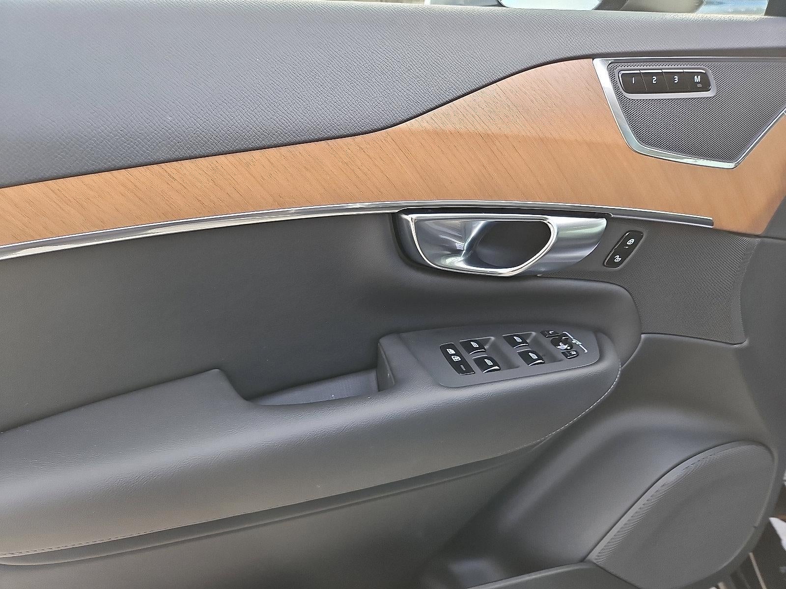 2025 Volvo XC90 B6 AWD Plus 7-Seater