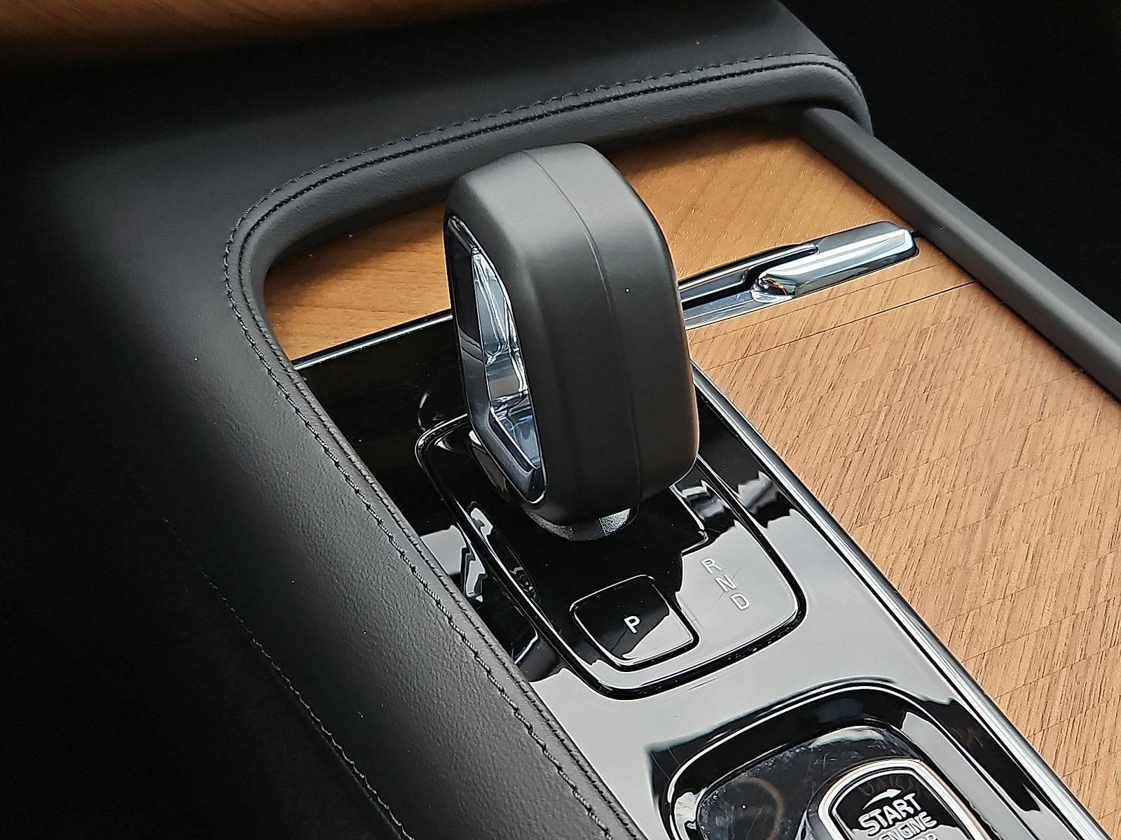 2025 Volvo XC90 B6 AWD Plus 7-Seater