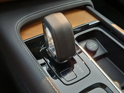 2024 Volvo XC90 B6 AWD Plus Bright Theme 7P