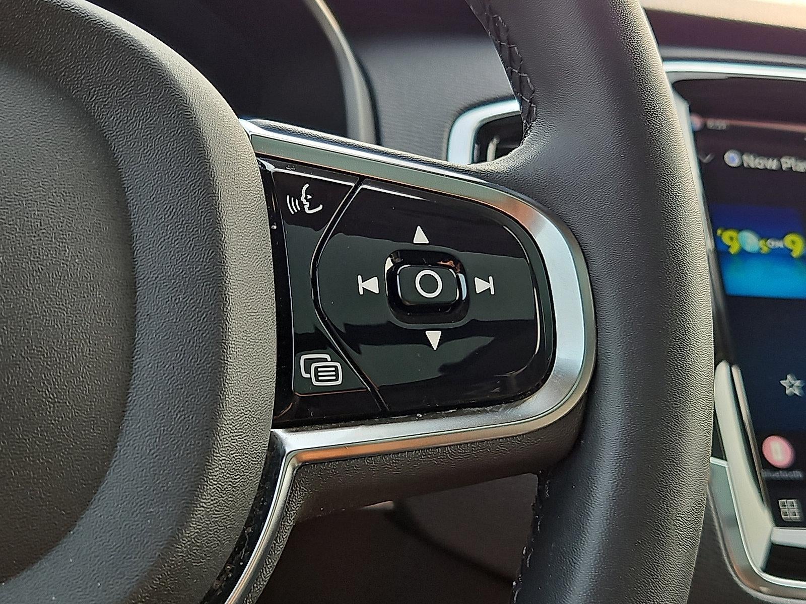 2024 Volvo XC90 B6 AWD Plus Bright Theme 7P