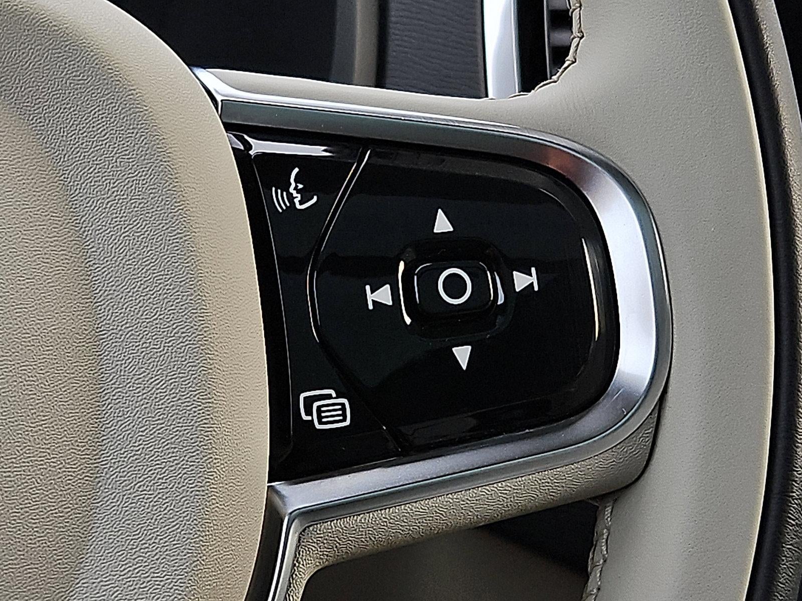 2023 Volvo XC90 B6 AWD Plus 7P