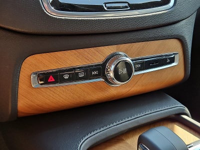 2023 Volvo XC90 B6 AWD Plus 7P