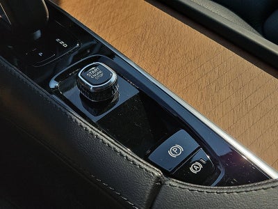 2023 Volvo XC90 B6 AWD Plus 7P