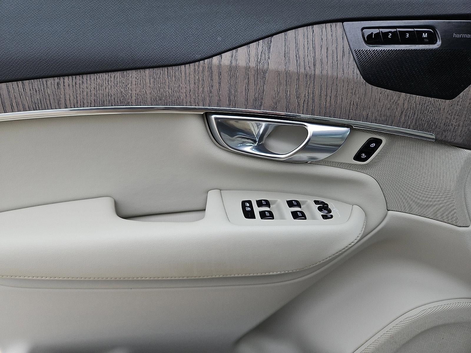 2023 Volvo XC90 B6 AWD Plus 7P