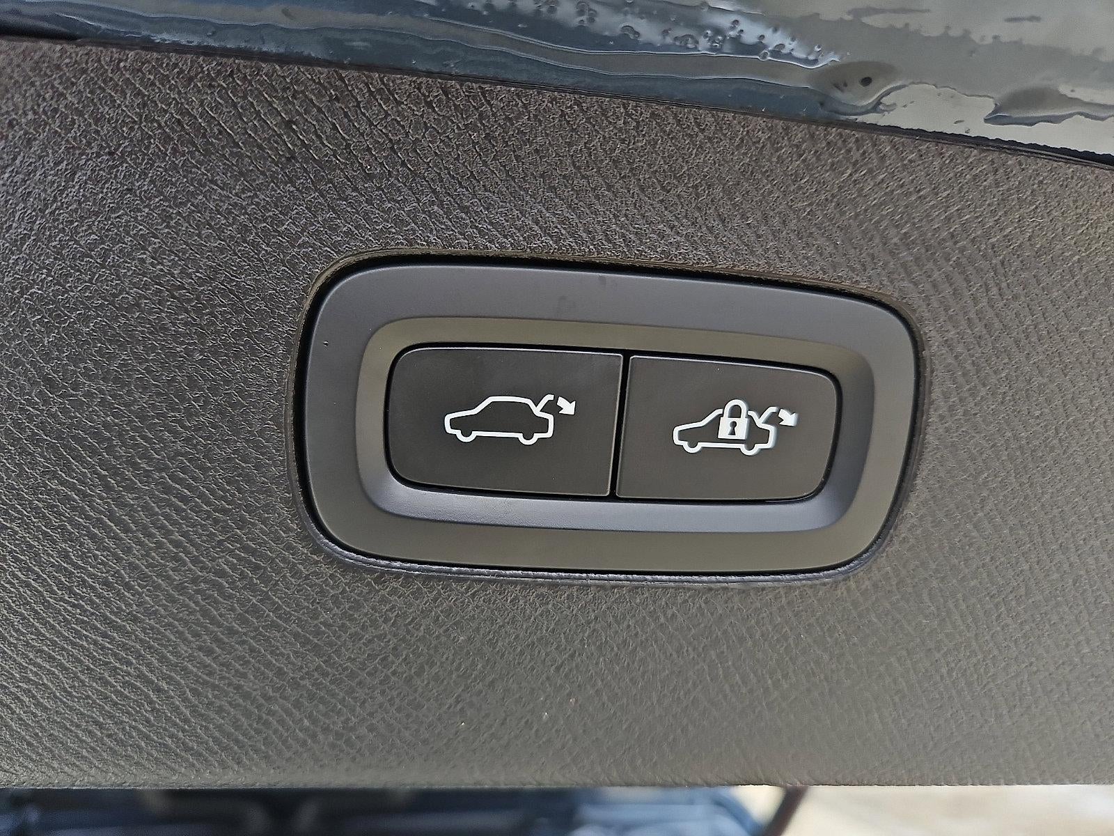 2023 Volvo XC90 B6 AWD Plus 7P