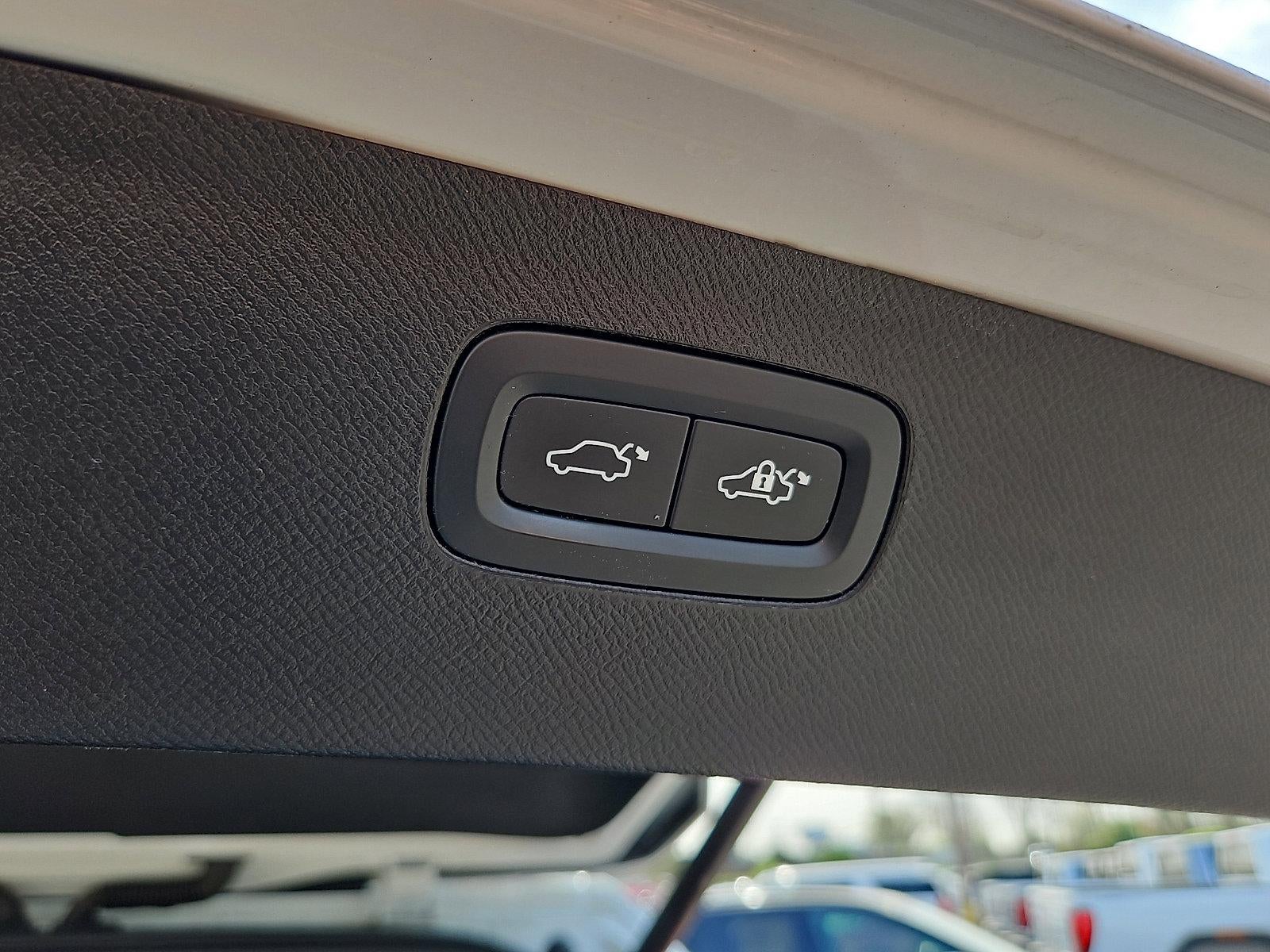 2023 Volvo XC90 B6 AWD Plus 7P
