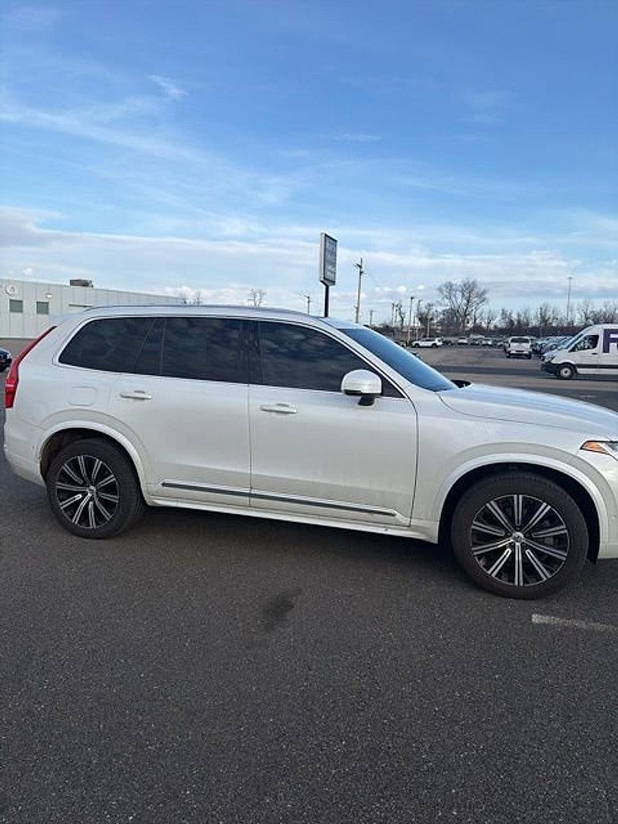 2023 Volvo XC90 B6 AWD Plus 7P