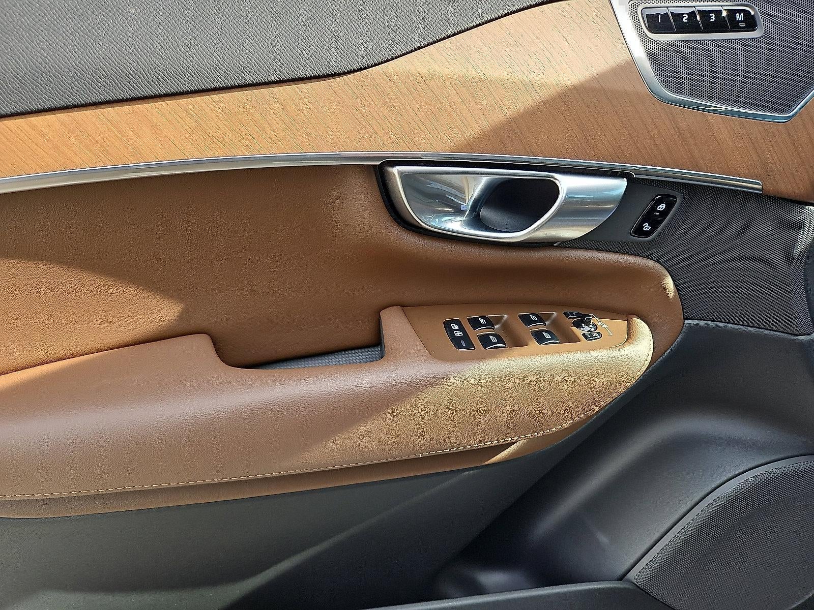 2023 Volvo XC90 B6 AWD Plus 7P