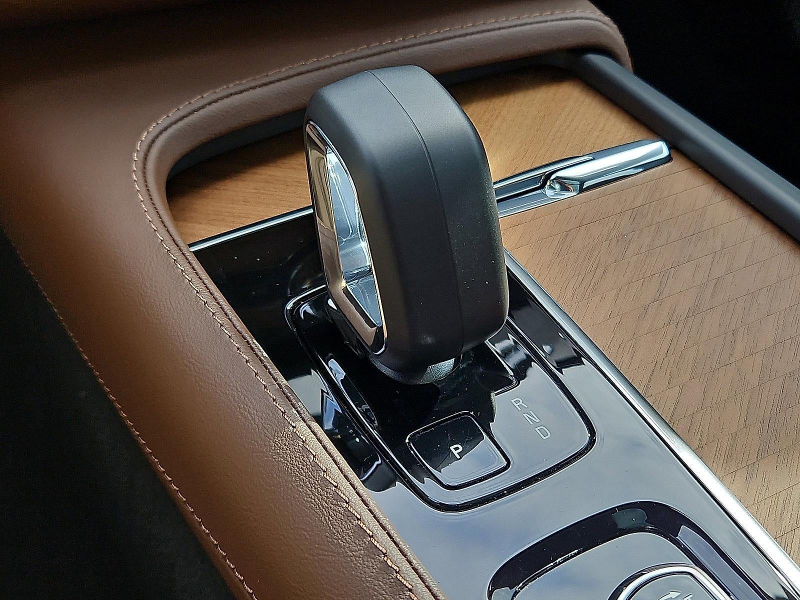 2023 Volvo XC90 B6 AWD Plus 7P