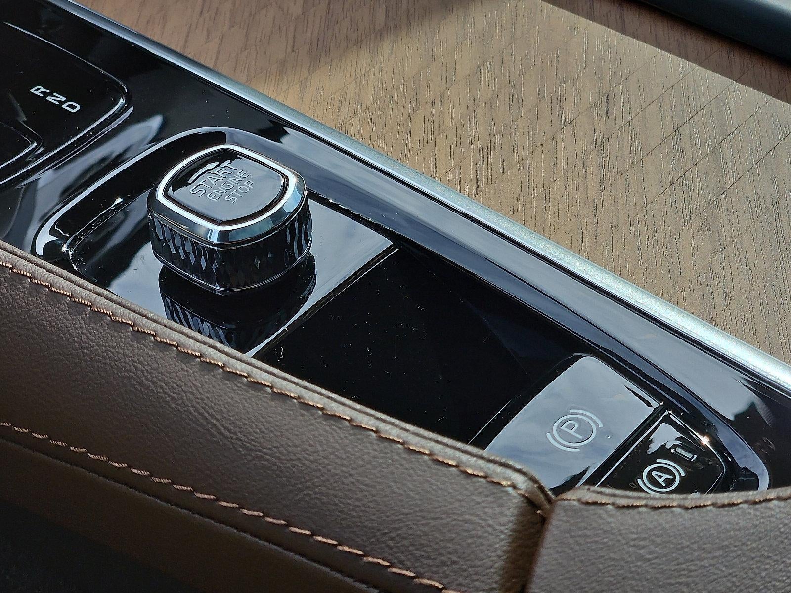 2023 Volvo XC90 B6 AWD Plus 7P