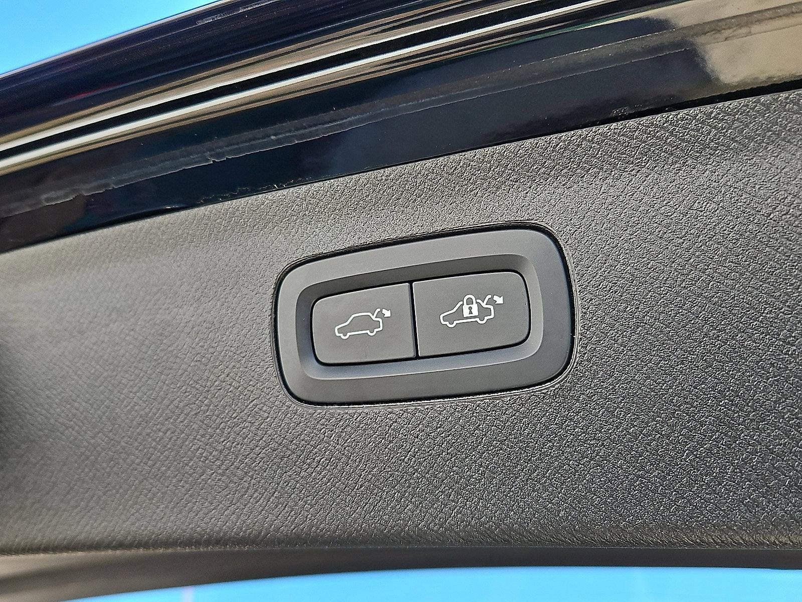 2023 Volvo XC90 B6 AWD Plus 7P