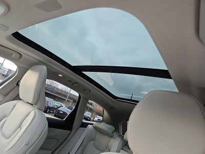 2023 Volvo XC60 B6 AWD Ultimate Bright Theme