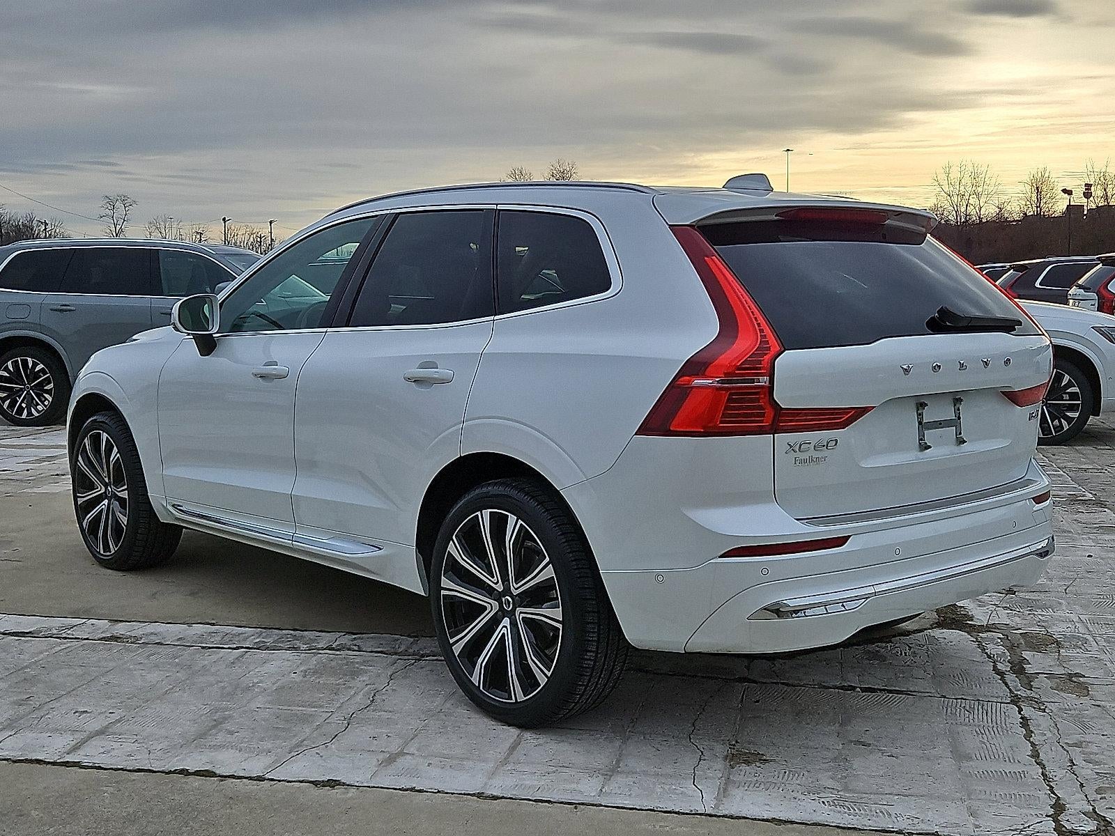 2023 Volvo XC60 B6 AWD Ultimate Bright Theme