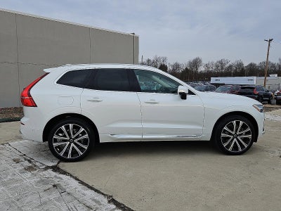 2023 Volvo XC60 B6 AWD Ultimate Bright Theme