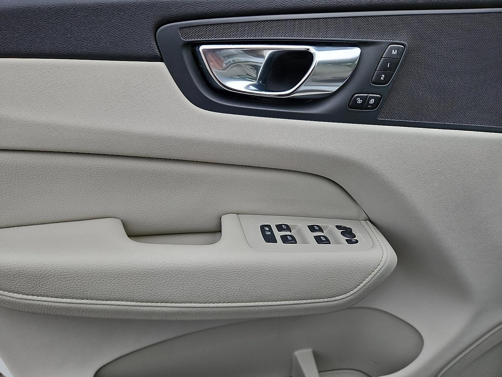 2021 Volvo XC60 T5 AWD Momentum