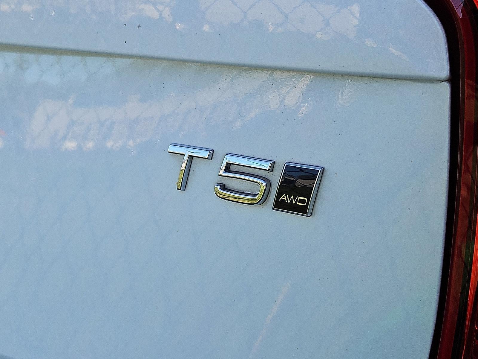 2018 Volvo XC90 T5 AWD 5-Passenger Momentum *Ltd Avail*