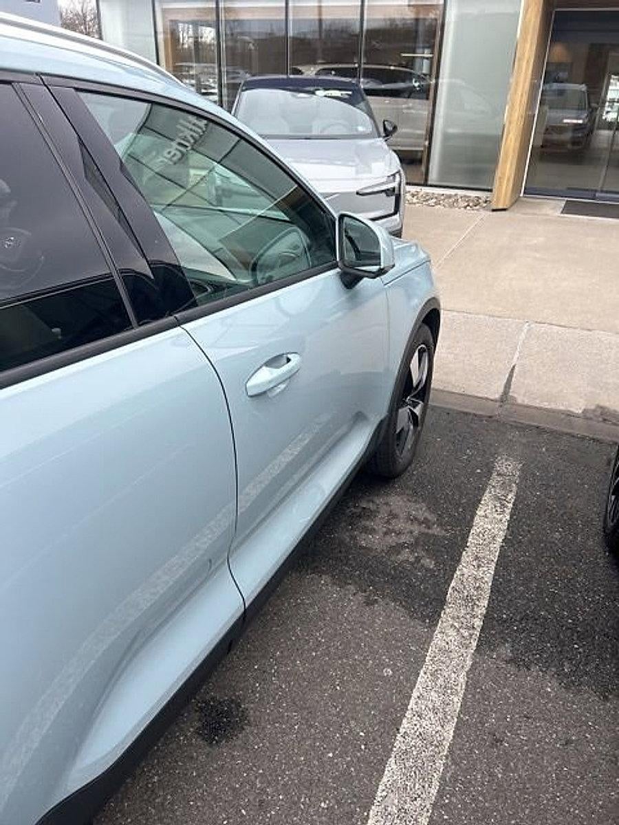 2019 Volvo XC40 T5 AWD Momentum