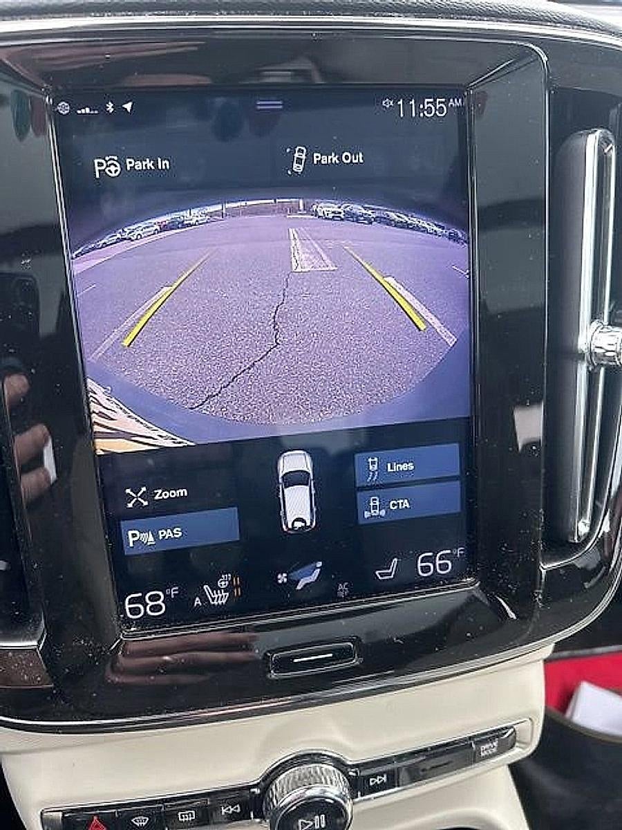 2019 Volvo XC40 T5 AWD Momentum