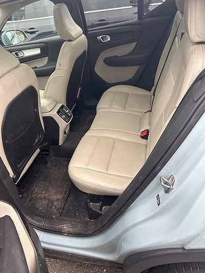 2019 Volvo XC40 T5 AWD Momentum