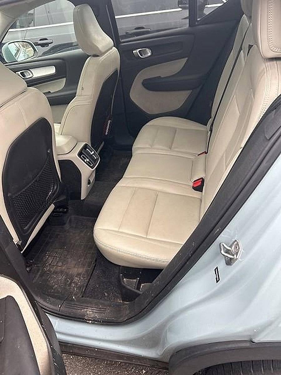 2019 Volvo XC40 T5 AWD Momentum