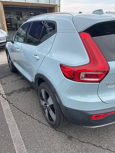2019 Volvo XC40 T5 AWD Momentum