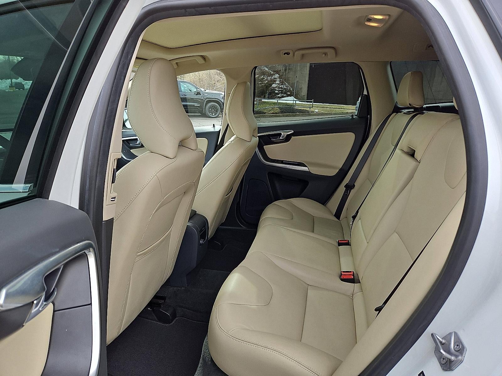 2016 Volvo XC60 AWD 4dr T6 Drive-E