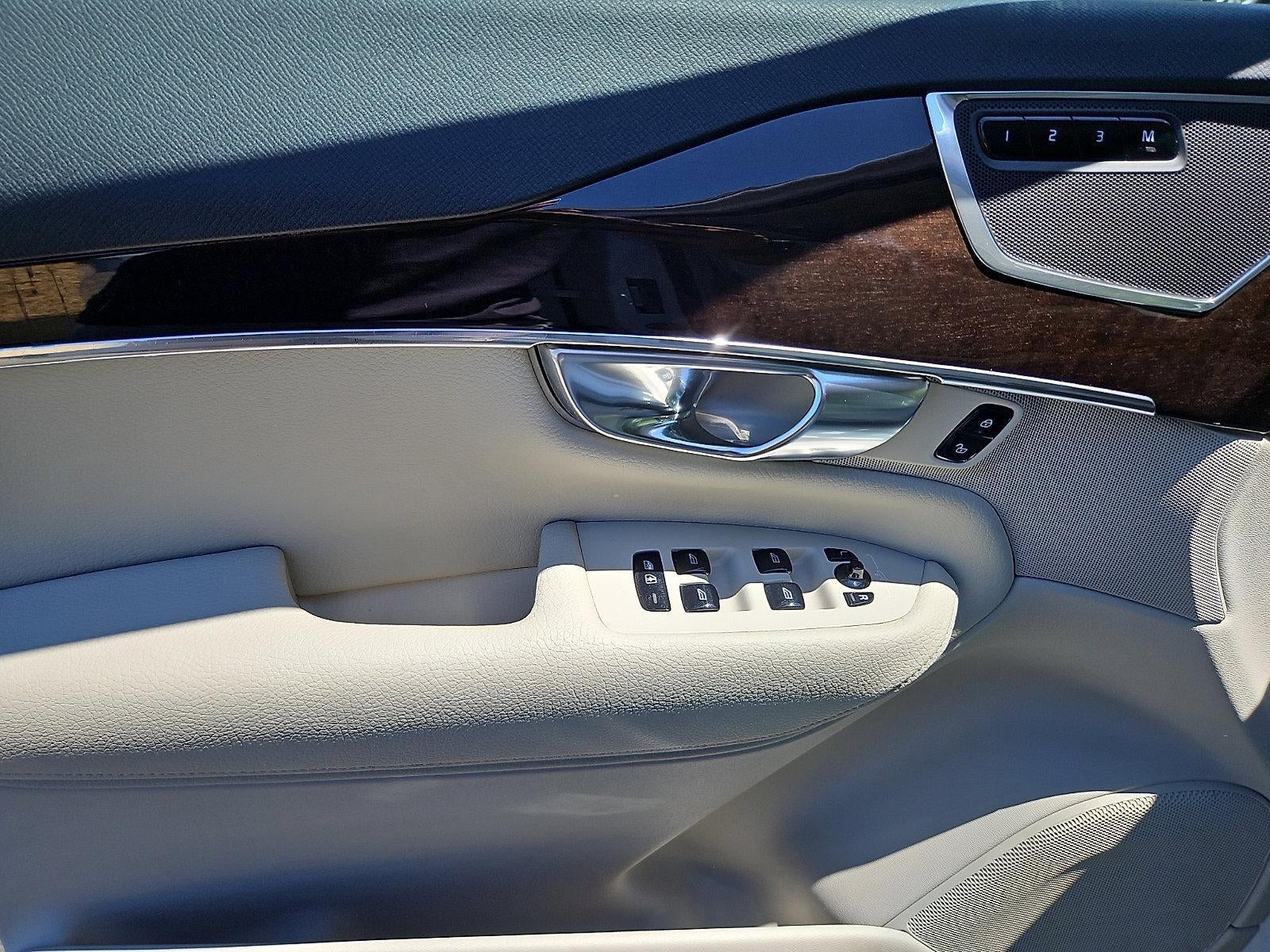 2019 Volvo XC90 T6 AWD Momentum