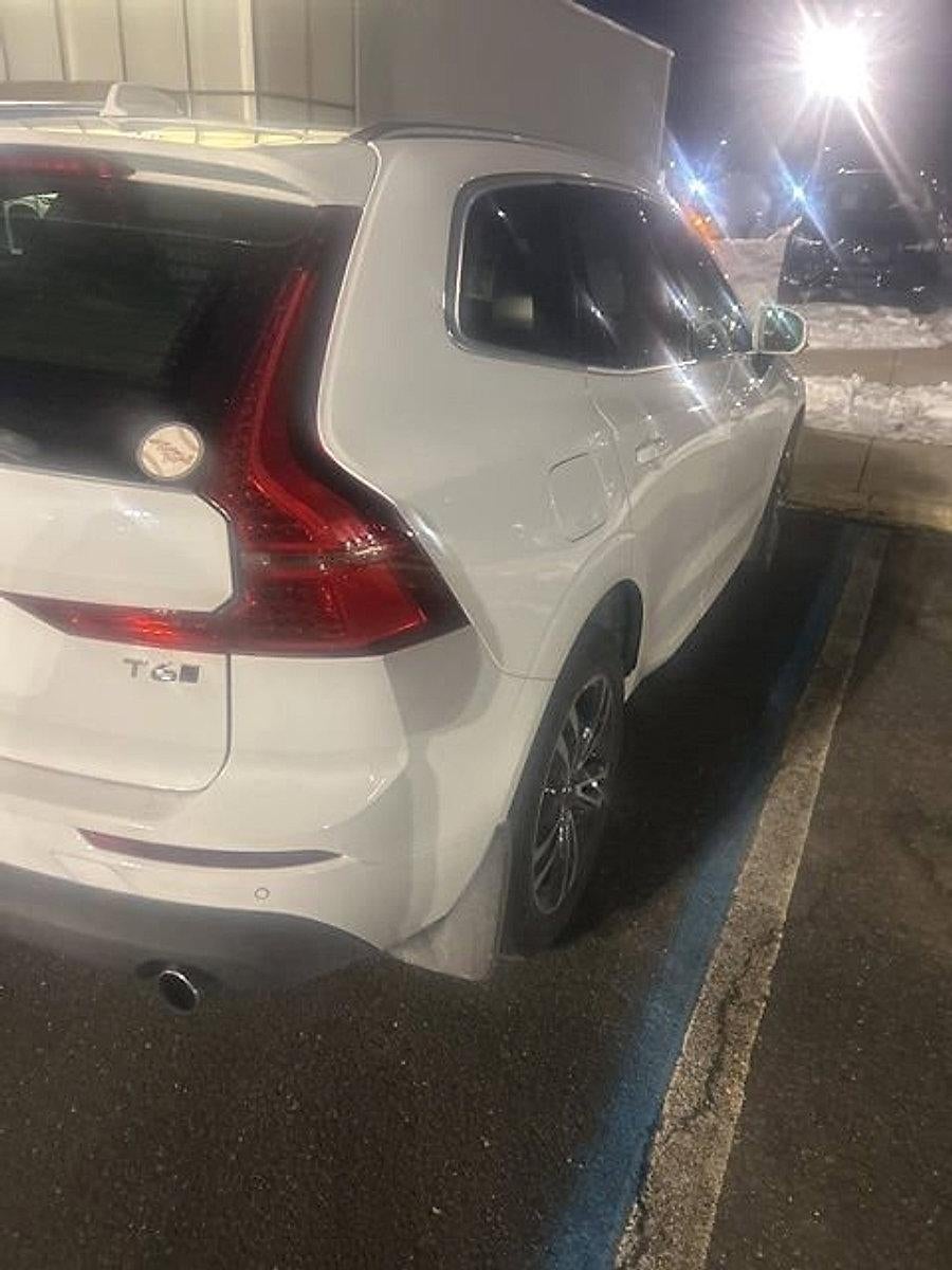 2020 Volvo XC60 T6 AWD Momentum